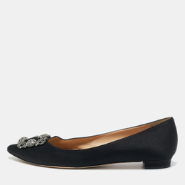 Manolo Blahnik: Чёрные балетки  Hangisi
