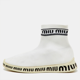 Miu Miu: Белые мокасины 