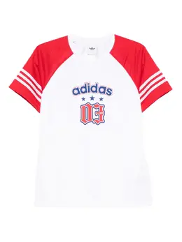 adidas: Футболка с принтом 