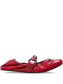 Balenciaga: Красное кольцо 