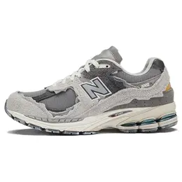 New Balance: Серые кеды  2002R