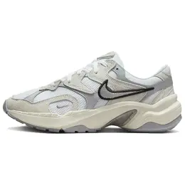NIKE: Серые кеды 
