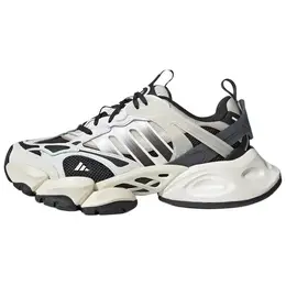 adidas: Белые кеды 