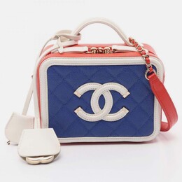 Chanel: Голубая сумка 
