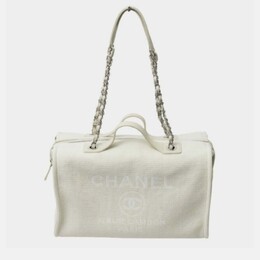 Chanel: Белая сумка 