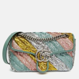 Gucci: Серебристая сумка  GG Marmont