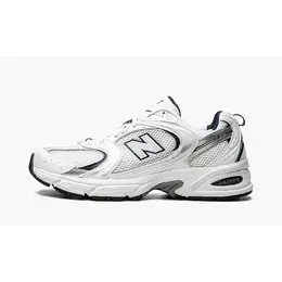 New Balance: Белые кроссовки  530