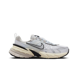 NIKE: Кроссовки 