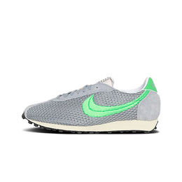 NIKE: Кроссовки 