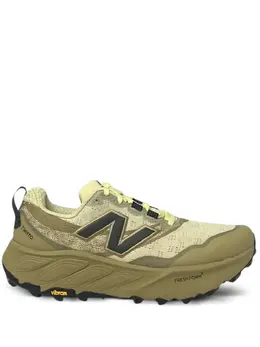 New Balance: Бежевые кроссовки  Hierro