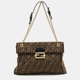 Fendi: Чёрная сумка  Baguette