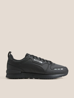 Puma: Чёрные кроссовки 