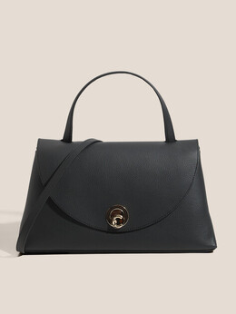 Coccinelle: Чёрная спортивная сумка 
