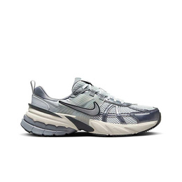 NIKE: Кроссовки 