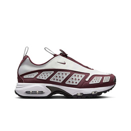 NIKE: Кроссовки 