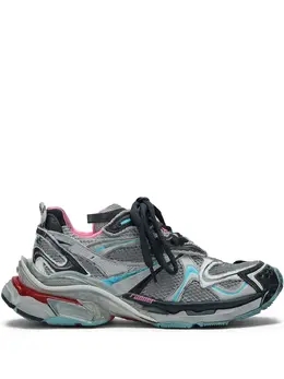 Balenciaga: Серебристые кроссовки  Runner