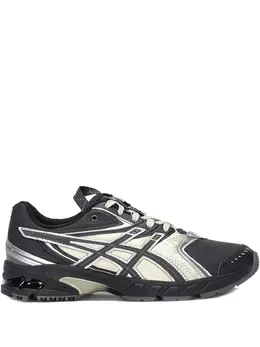 ASICS: Серебристые кроссовки  Gel