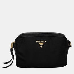 Prada: Чёрная сумка 
