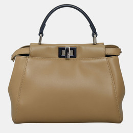 Fendi: Бежевая сумка  Peekaboo