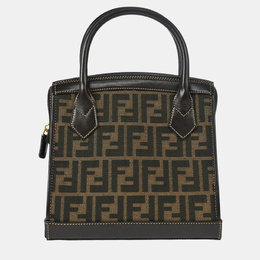 Fendi: Коричневая сумка  Zucca