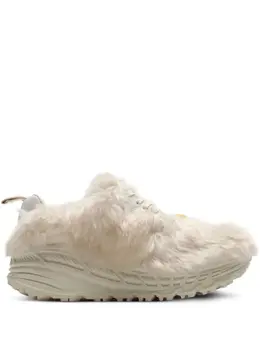 UGG: Бежевые кроссовки 