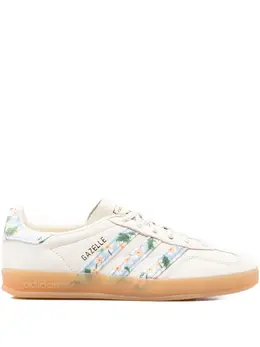adidas: Белые кроссовки  Gazelle Indoor