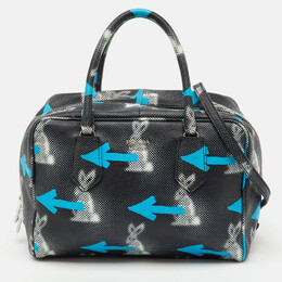 Prada: Чёрная сумка 
