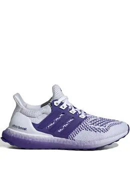 adidas: Белые кроссовки  UltraBoost