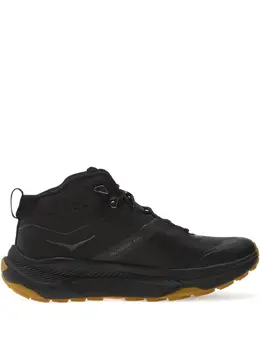 HOKA: Чёрные кроссовки 