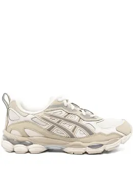 ASICS: Светлые кроссовки 