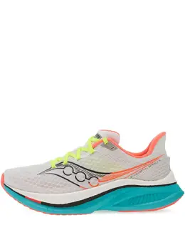 Saucony: Белые кроссовки  Endorphin Speed