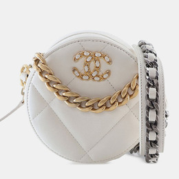 Chanel: Белый клатч 
