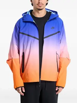 Nike: Куртка с капюшоном 