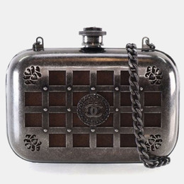 Chanel: Светлый клатч 