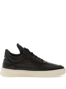 Filling Pieces: Чёрные кроссовки 