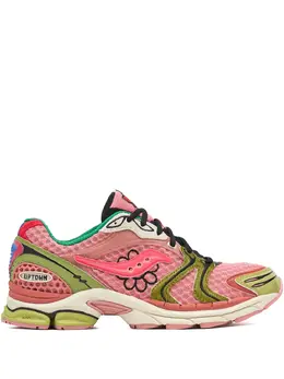 Saucony: Многоцветные кроссовки 