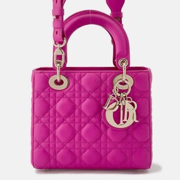 Dior: Розовая сумка 