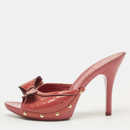Dior: Розовые сандалии 