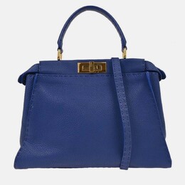Fendi: Голубая сумка  Peekaboo