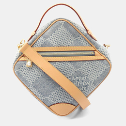 Louis Vuitton: Голубая сумка 