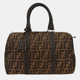 Fendi: Коричневая спортивная сумка  Zucca