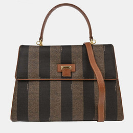 Fendi: Чёрная сумка  Pequin