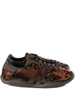adidas: Тёмные кроссовки 