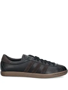 adidas: Чёрные кроссовки 
