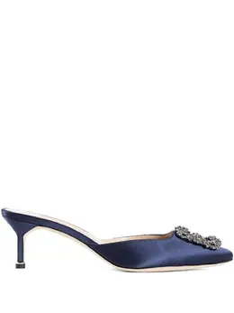 Manolo Blahnik: Голубые сабо  Hangisi