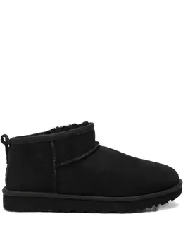 UGG: Чёрные ботинки 