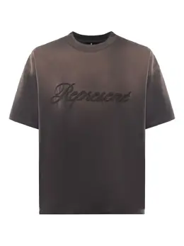 Represent: Коричневая футболка 