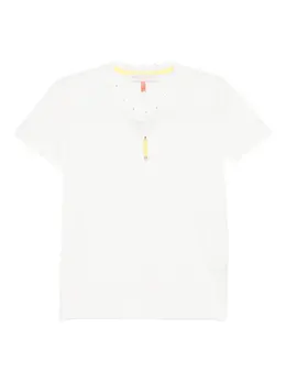 Mira Mikati: Белая футболка 