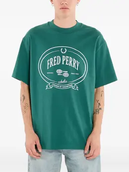Fred Perry: Футболка с принтом 